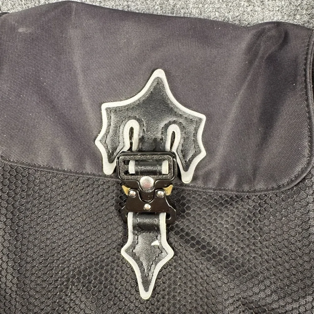 Trapstar Irongate T Crossbody Bag Black Metal Latch Messenger Shoulder